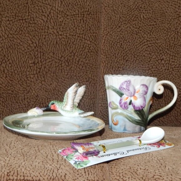 Botanical Collection Corner Ruby Hummingbird Iris Teacup Saucer Spoon Set NWT - Picture 9 of 12